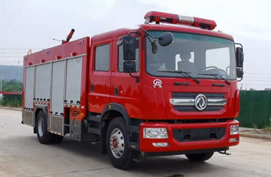 國(guó)六東風(fēng)7噸水罐消防車